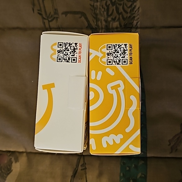 Crocs X McDonald's collab bag charms w. Stickers new - Picture 3 of 7